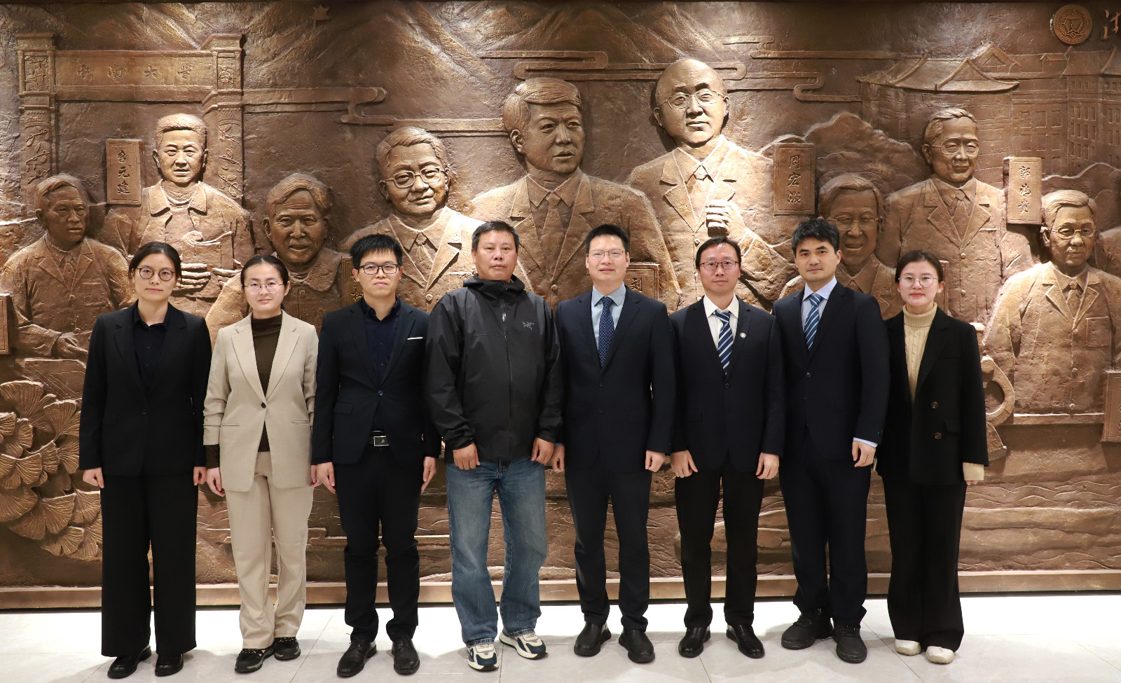 定量药理老师合照.jpg 定量药理老师合照.jpg